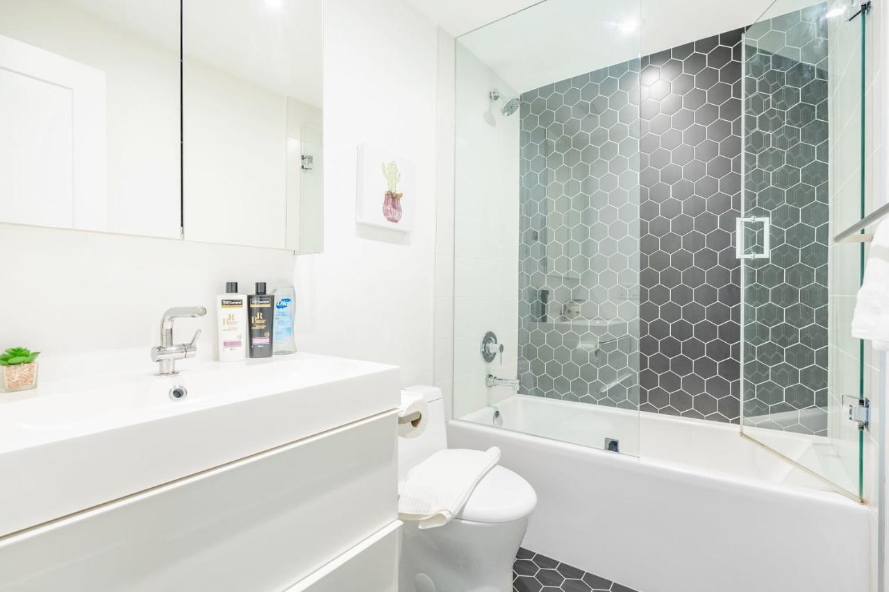 Upscale 3br - Minutes From High Park Apartment Toronto