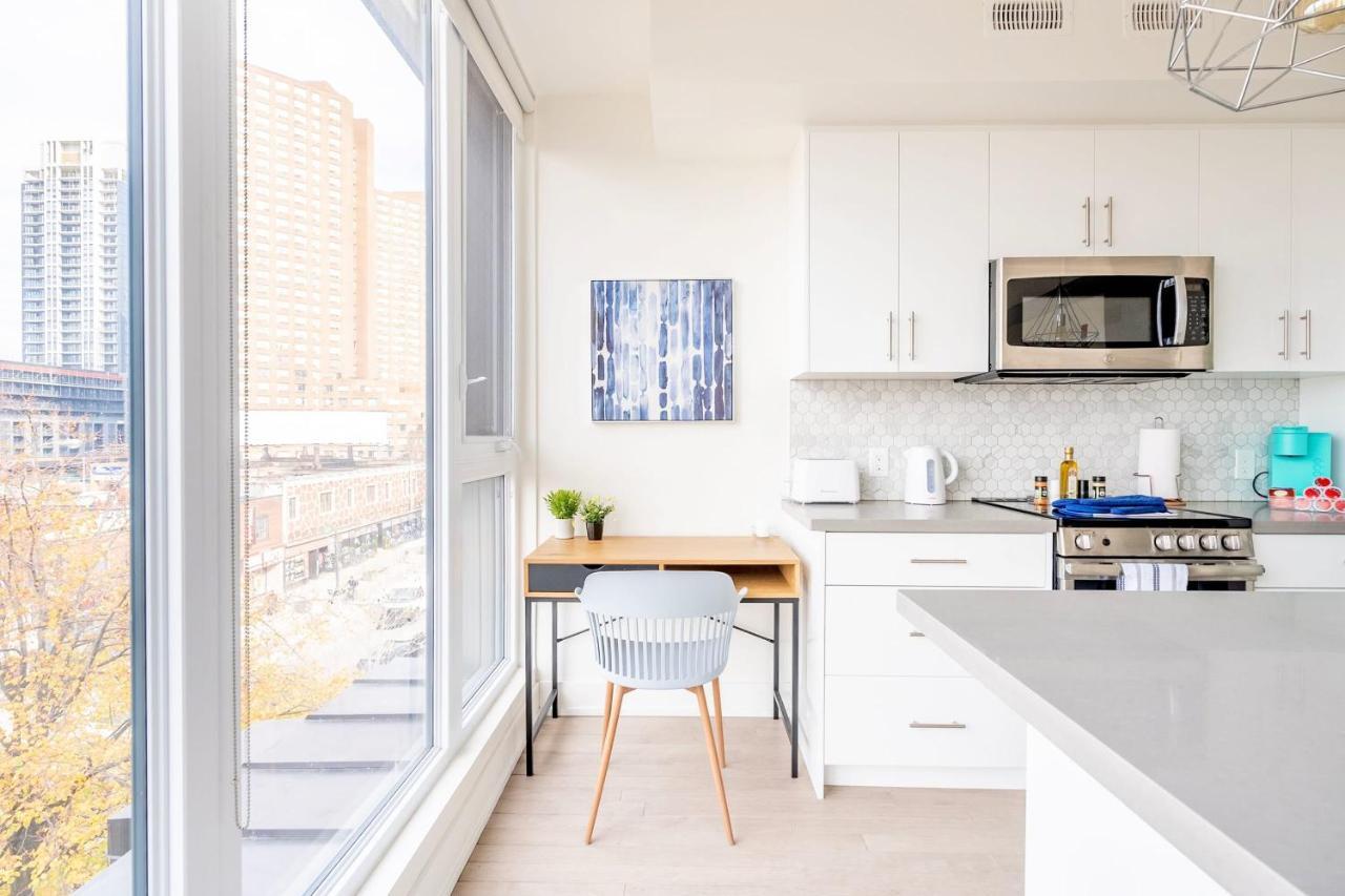 Upscale 3br - Minutes From High Park