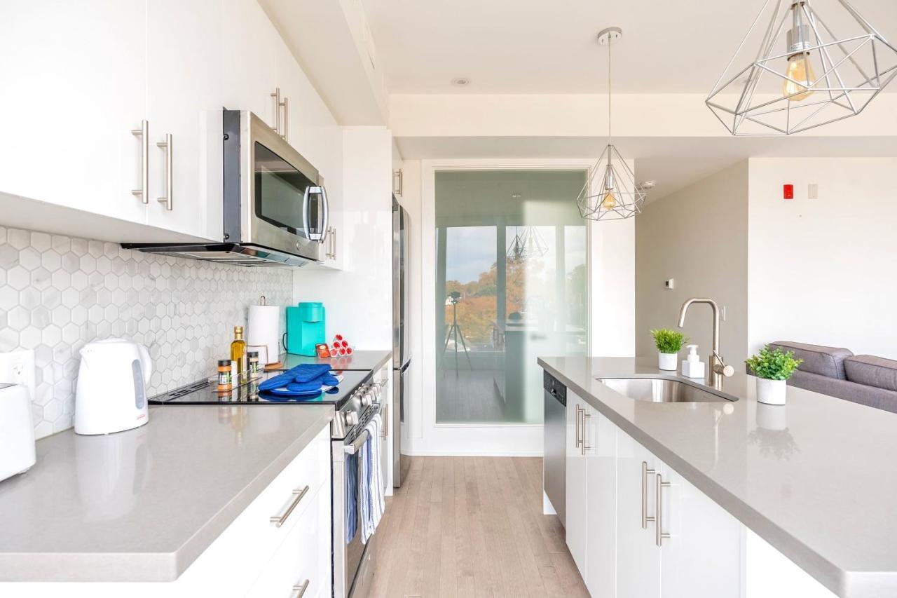 Apartment Upscale 3br - Minutes From High Park Toronto