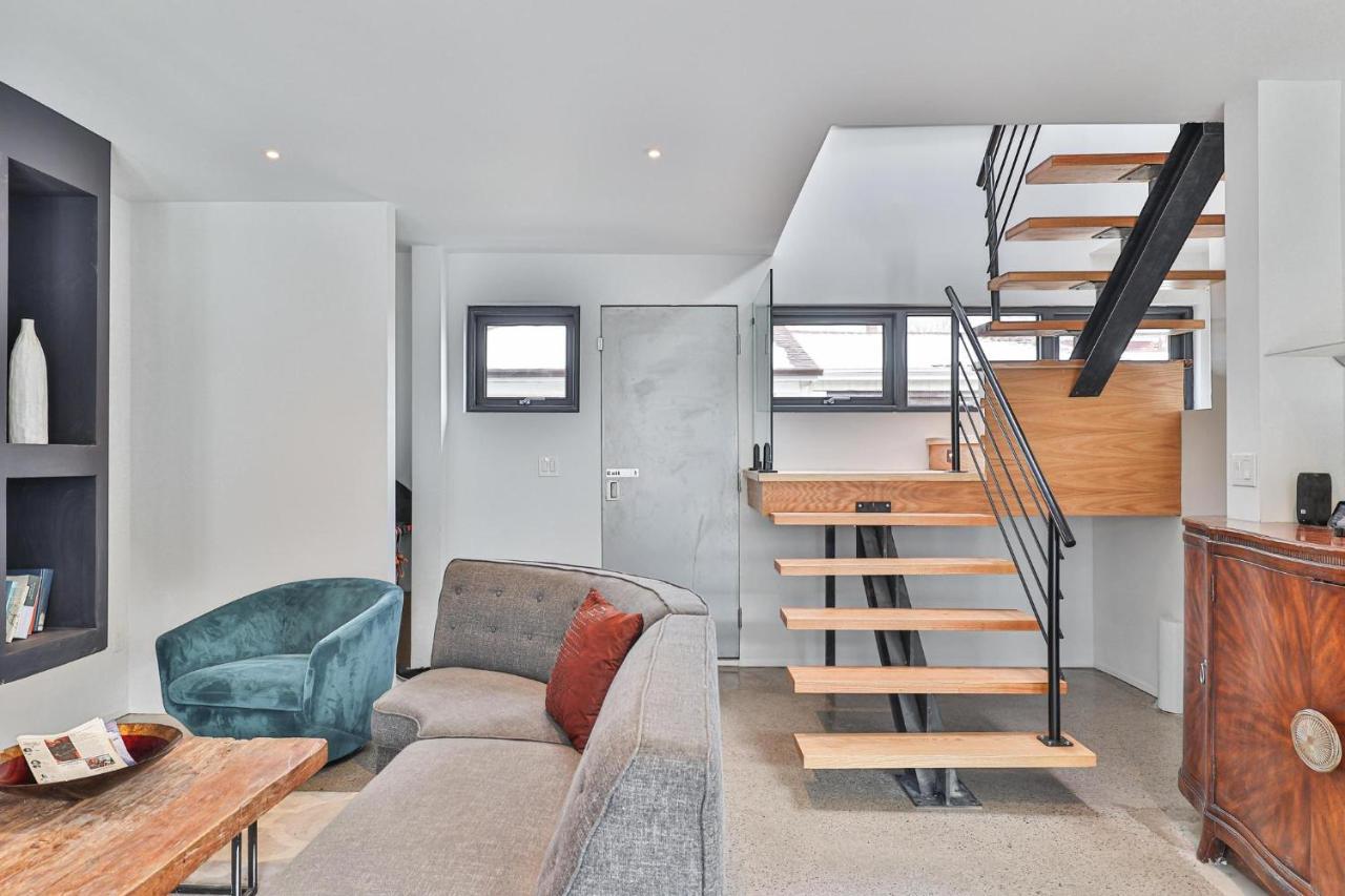 New Modern 1400 Sq Ft Coach House Near Everything * Toronto