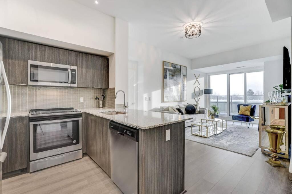 Waterfront Luxury * Toronto