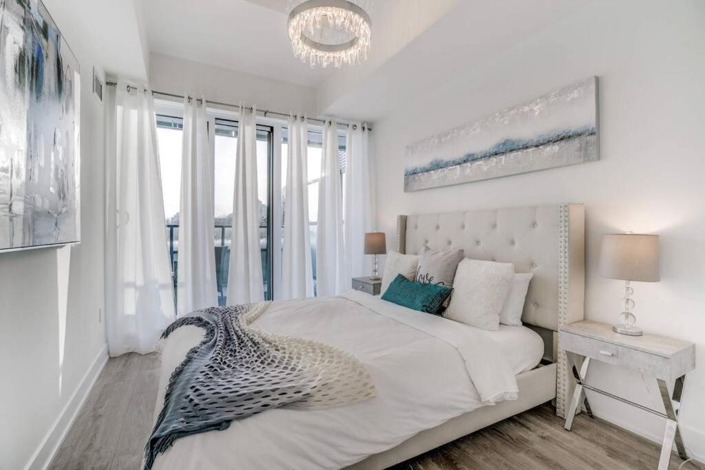 Waterfront Luxury Apartment Toronto
