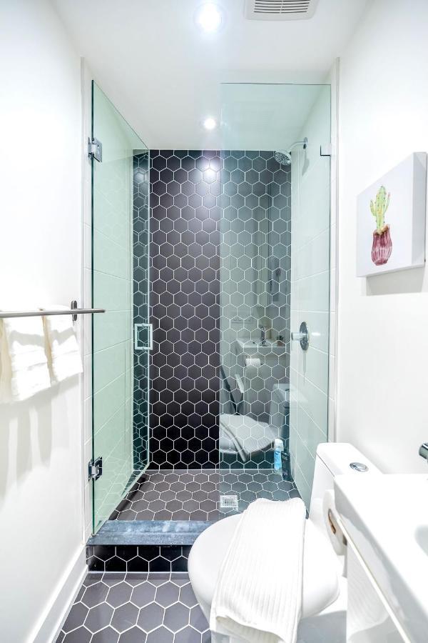 Upscale 3br - Minutes From High Park Apartment