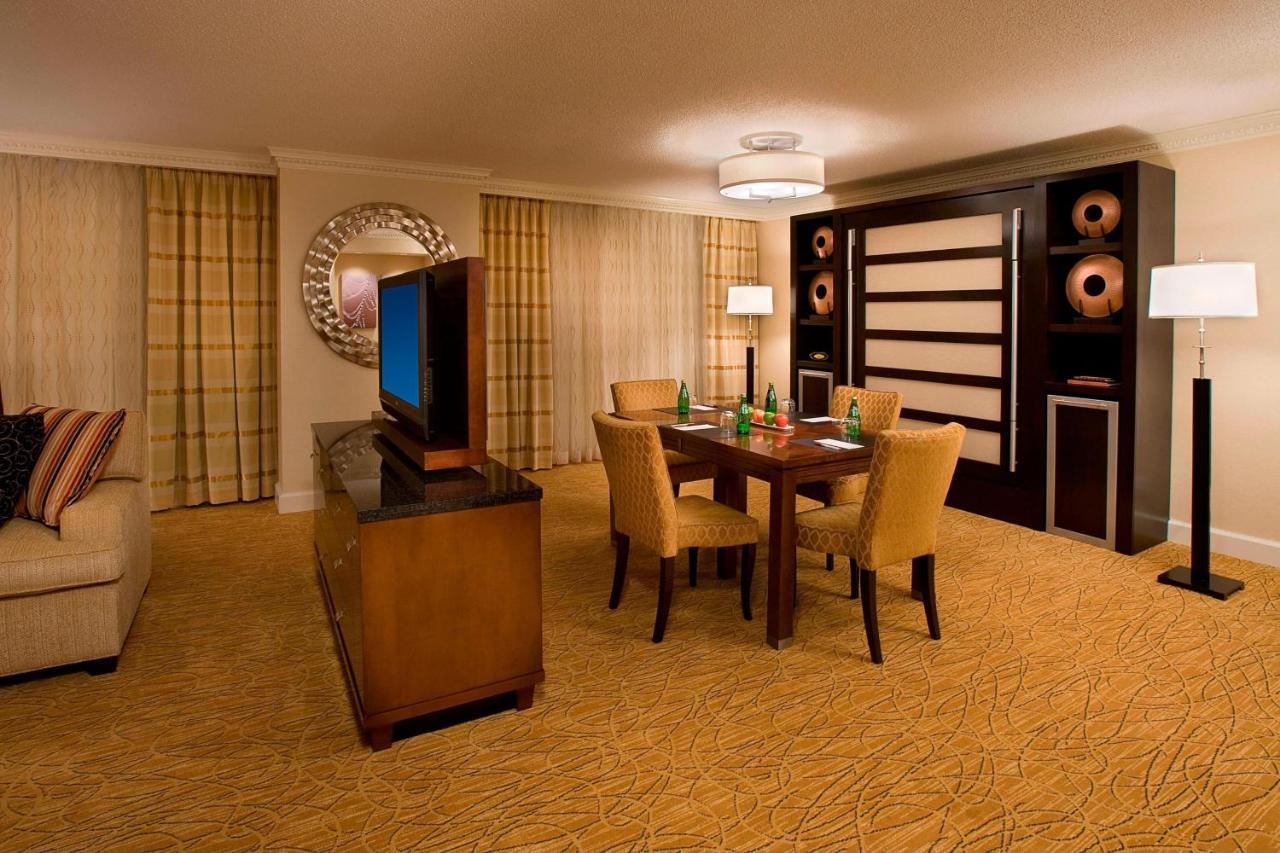 Hotel Airport Marriott 4*