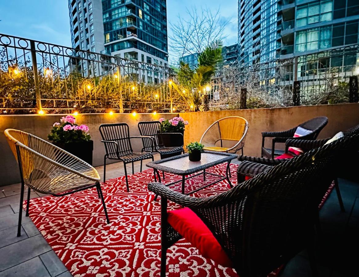 Luxury With Private Patio In Downtown Toronto