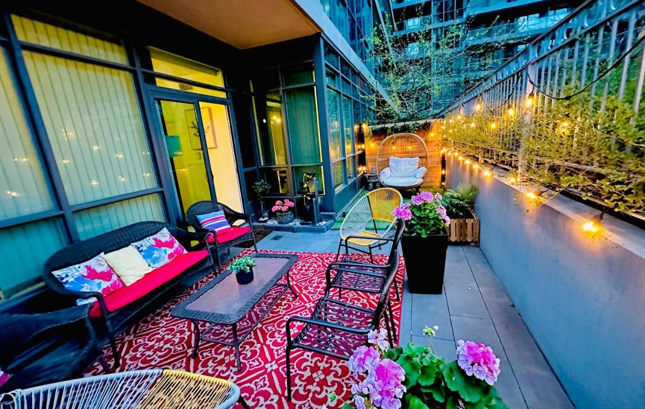 Luxury With Private Patio In Downtown