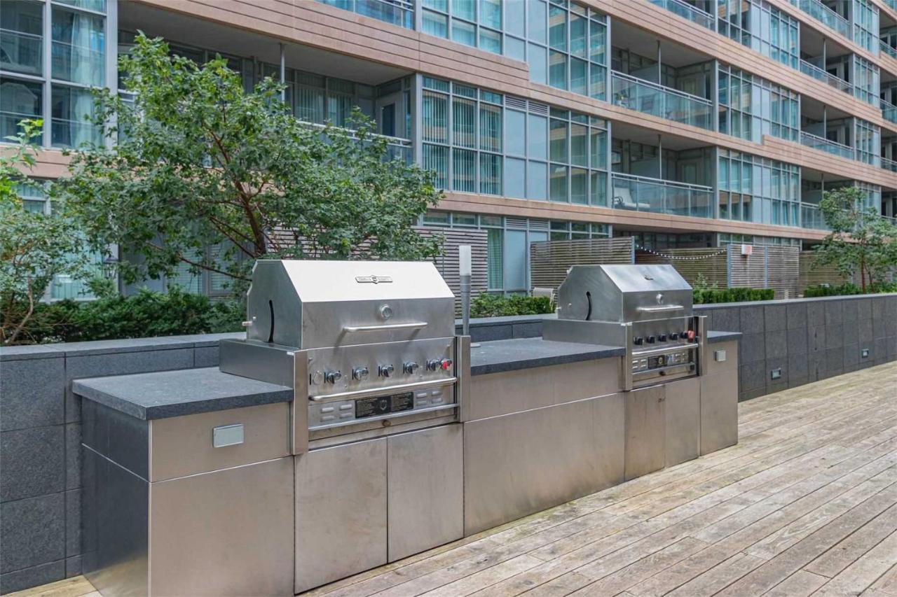 Three-bedroom With Free Parking Nearby Cn Tower With Lake View Apartment Toronto