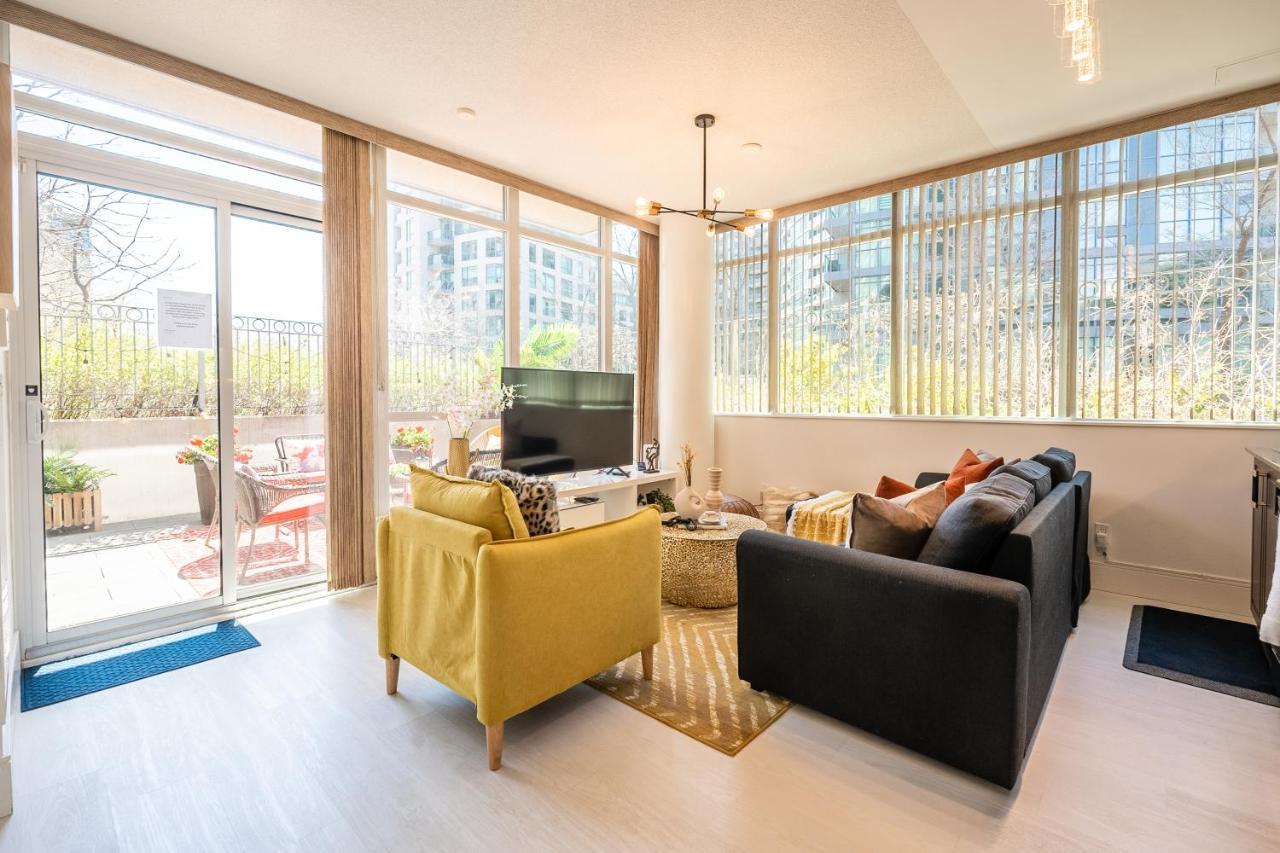 Apartment Luxury With Private Patio In Downtown Toronto