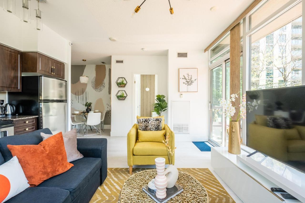 Apartment Luxury With Private Patio In Downtown
