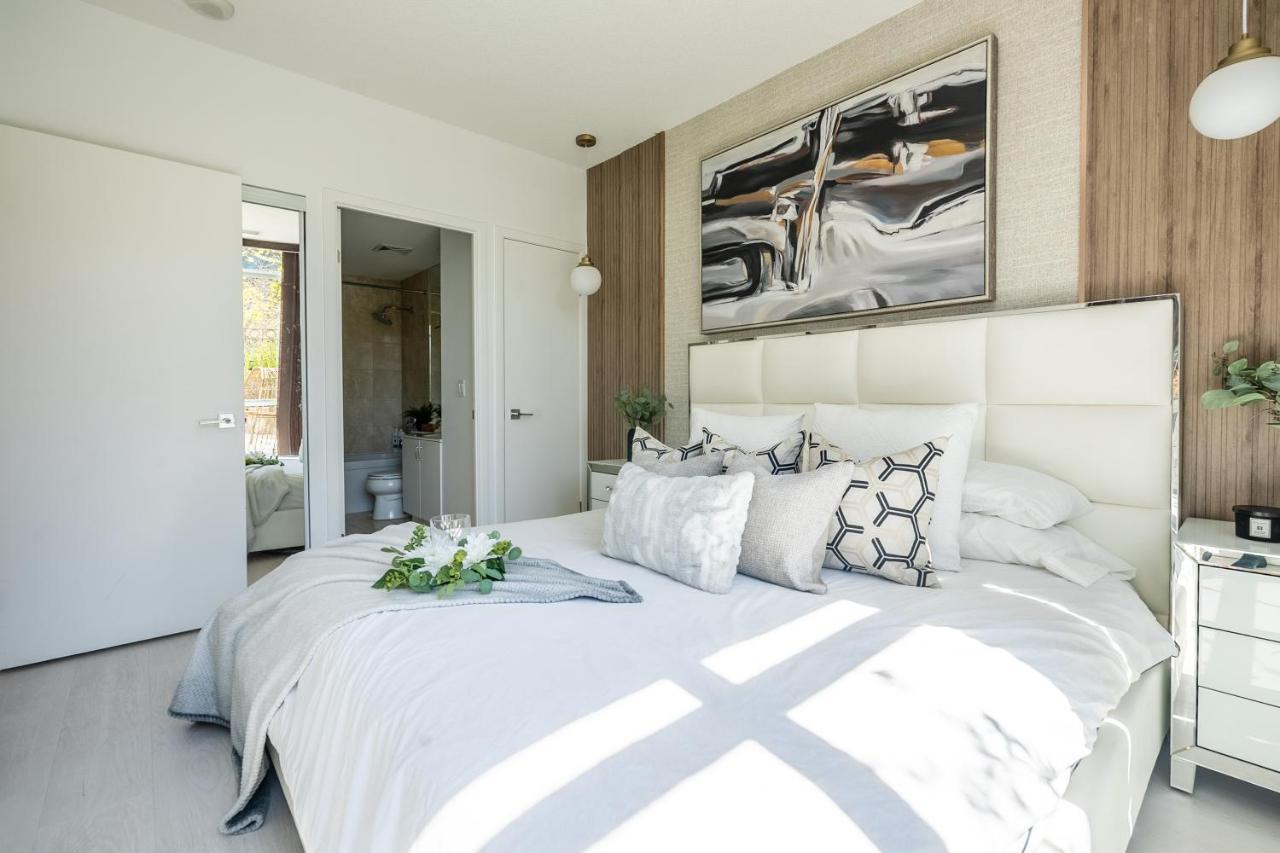 Luxury With Private Patio In Downtown Apartment *