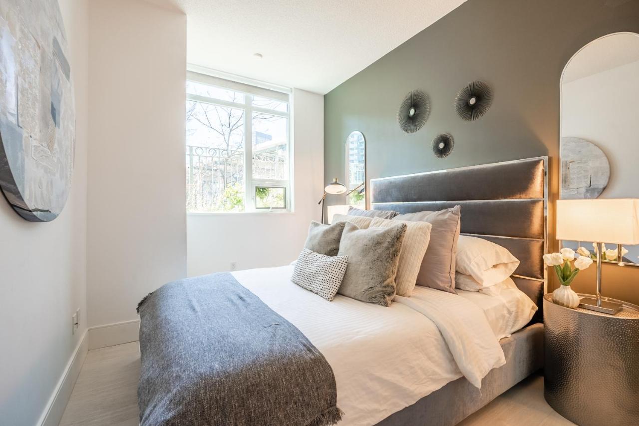 Luxury With Private Patio In Downtown