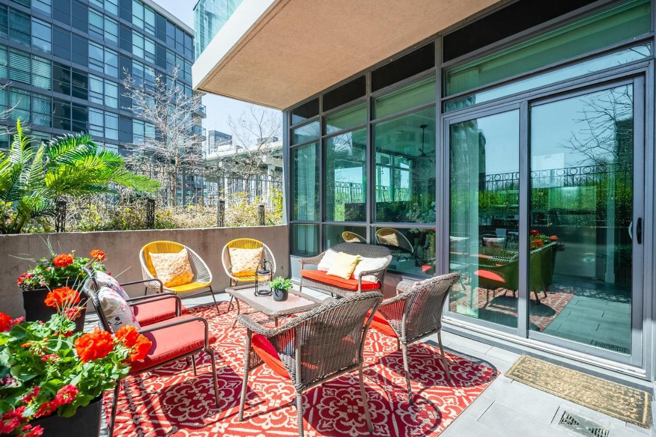 Luxury With Private Patio In Downtown Apartment *