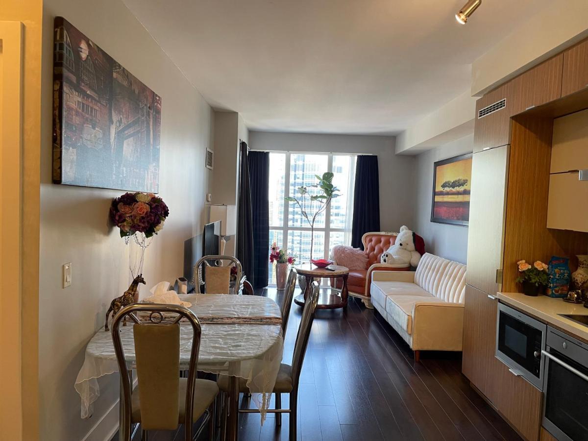 Luxury With Cn Tower View Apartment Toronto