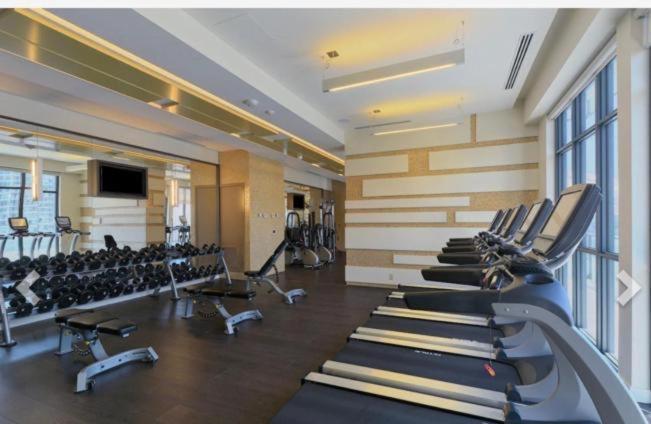 Luxury With Cn Tower View Apartment