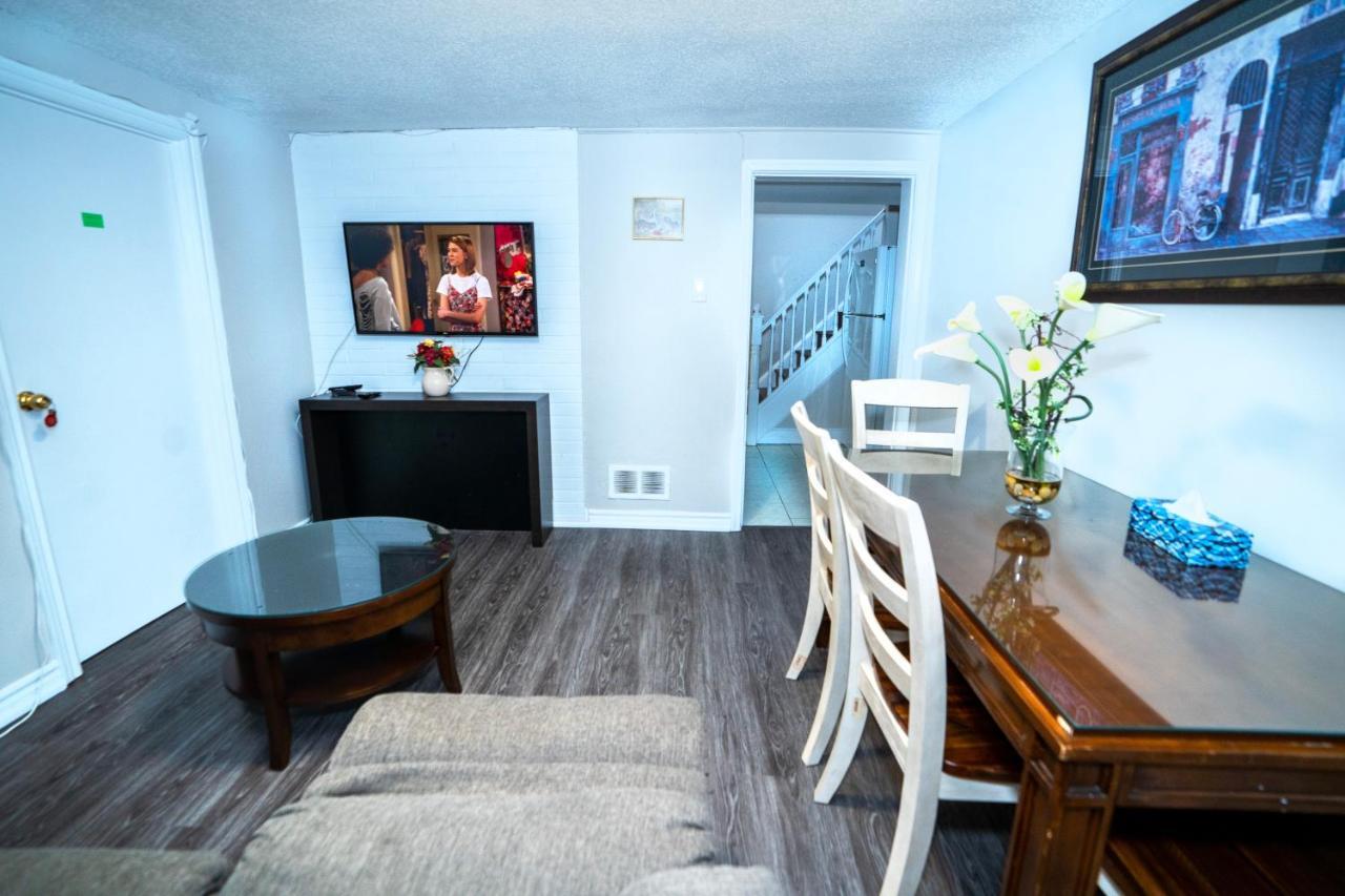 Cozy 3br 2bth Lower Unit, A Min To Hwy401, 404 & Dvp Holiday home
