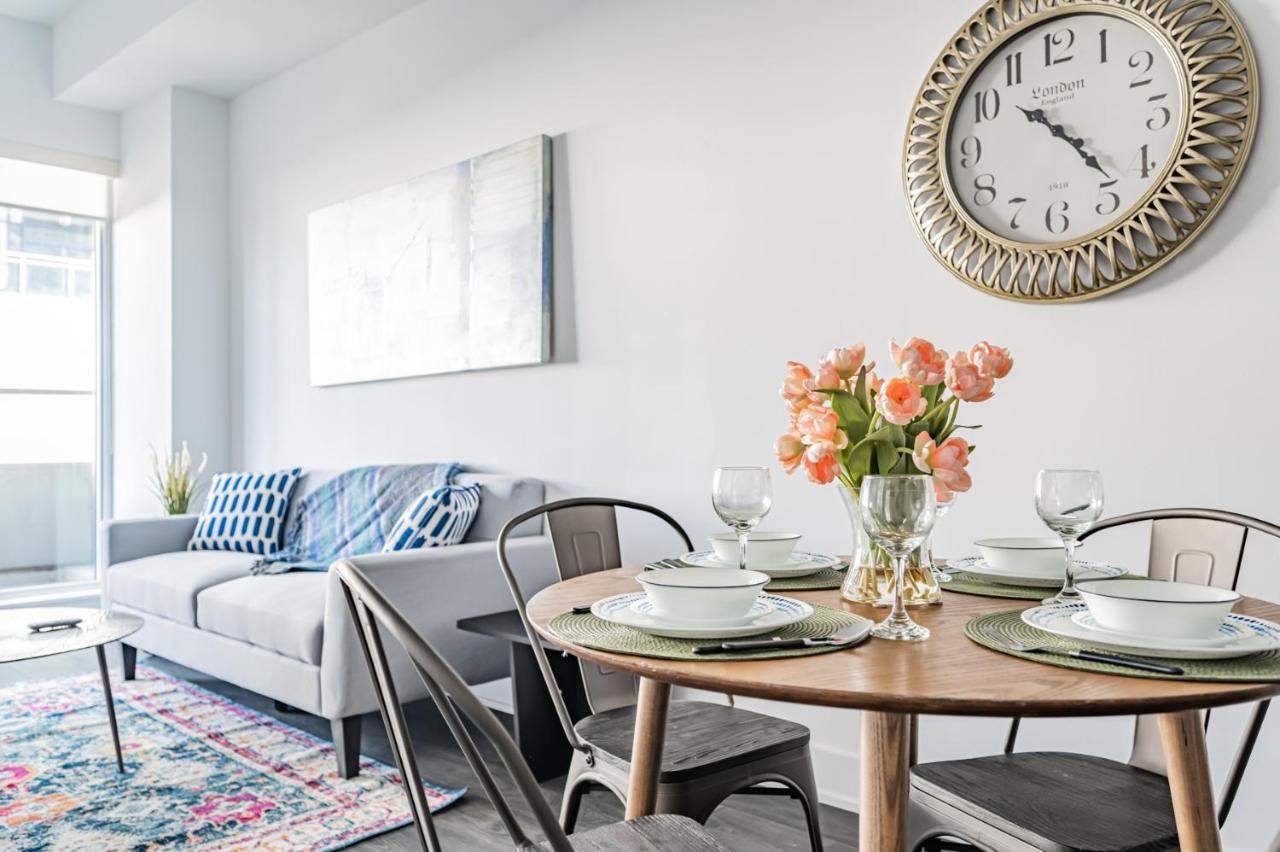 In Parklawn & Lake Shore With Free Parking Close To Airport Apartment *