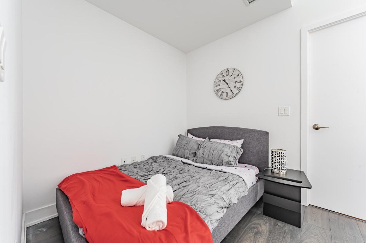 In Parklawn & Lake Shore With Free Parking Close To Airport Apartment *