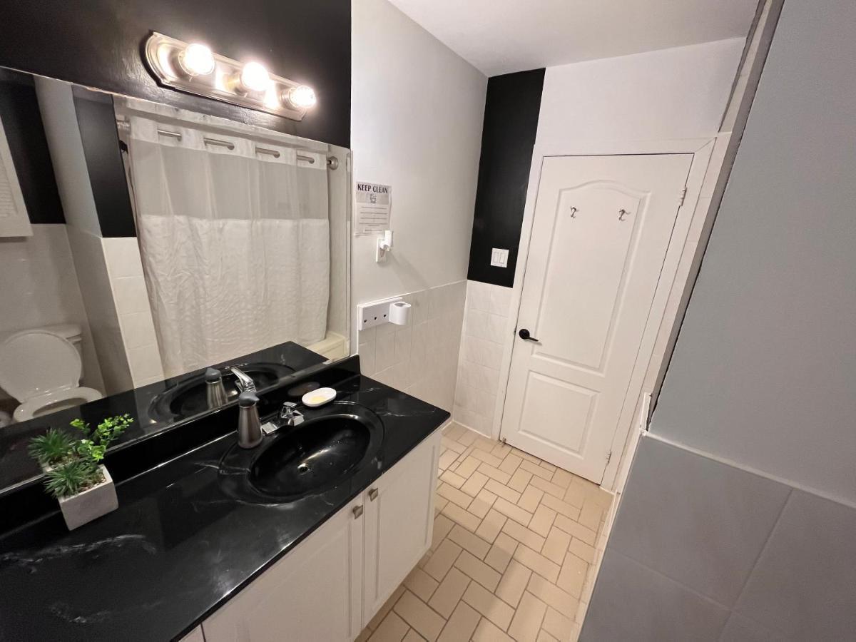 Large Private Close To Finch Homestay