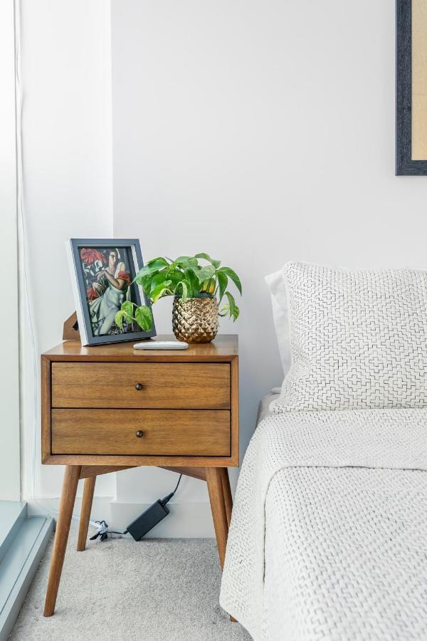 Cloud 9 In Downtown Apartment *