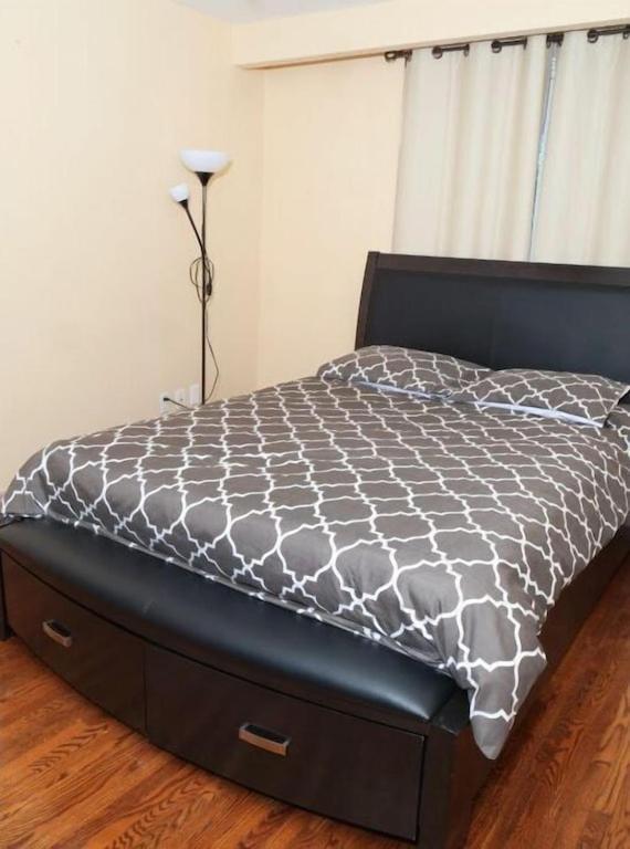 Holiday home Raised Bungalo Toronto