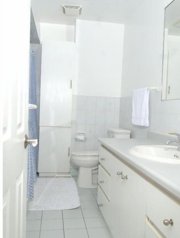 Holiday home Raised Bungalo Toronto