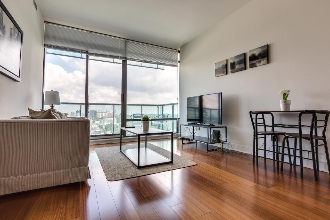 Downtown Condo, Entertainment And Financial District *