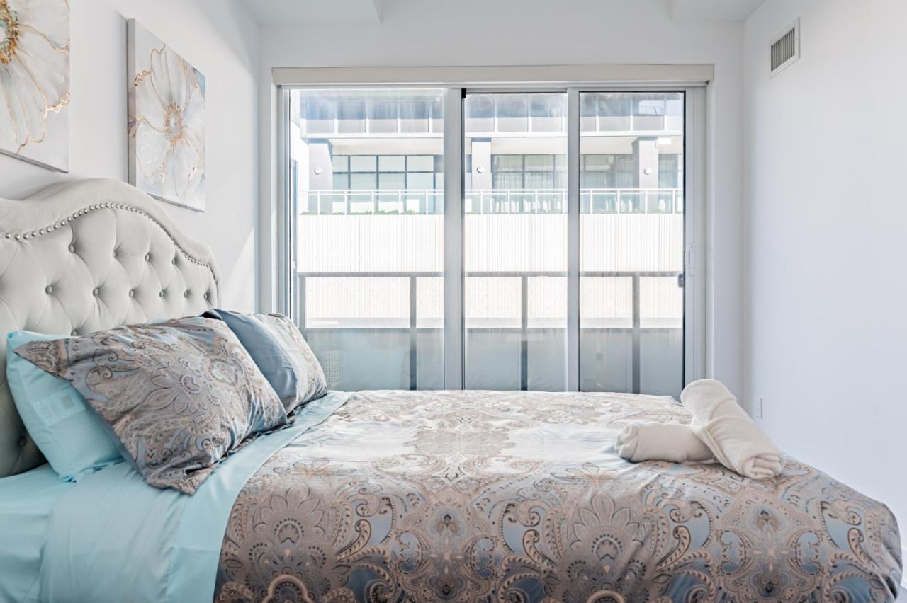 In Parklawn & Lake Shore With Free Parking Close To Airport Apartment *
