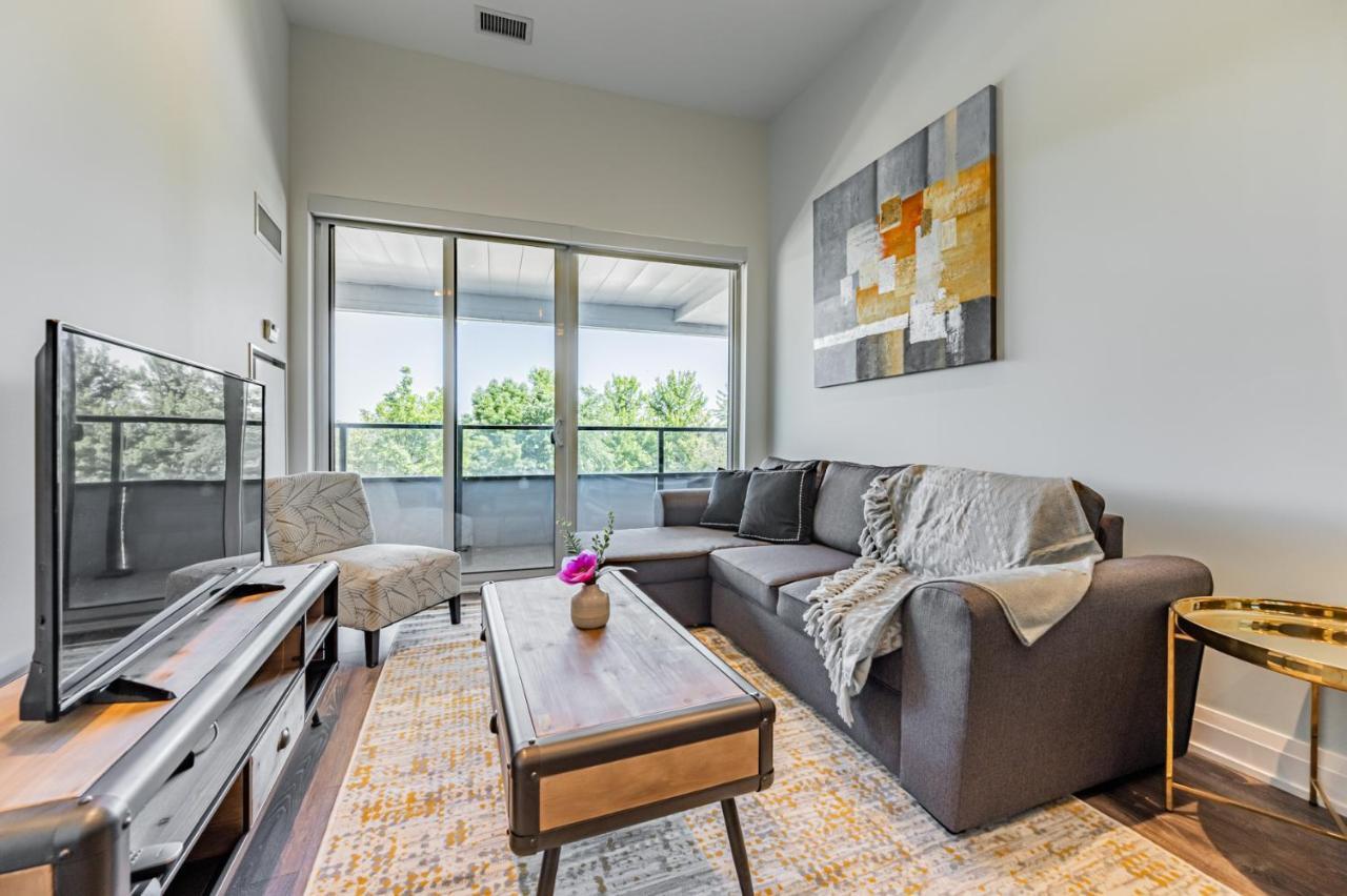 Apartment In Parklawn & Lake Shore With Free Parking Close To Airport