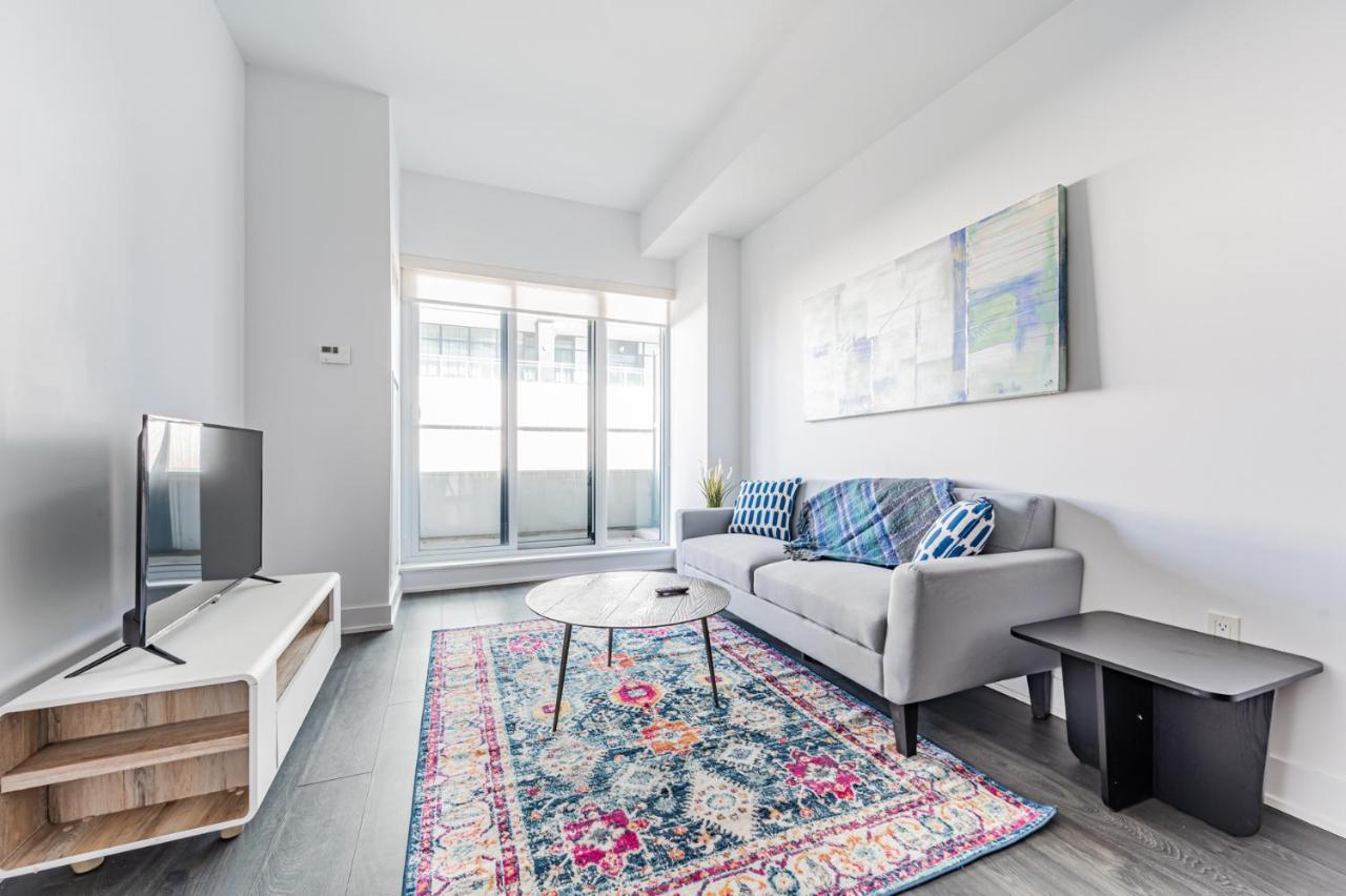 Apartment In Parklawn & Lake Shore With Free Parking Close To Airport *
