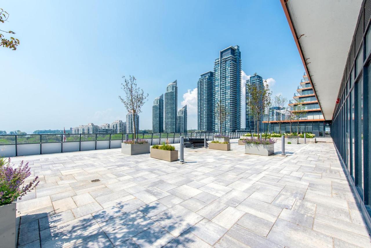 In Parklawn & Lake Shore With Free Parking Close To Airport Toronto