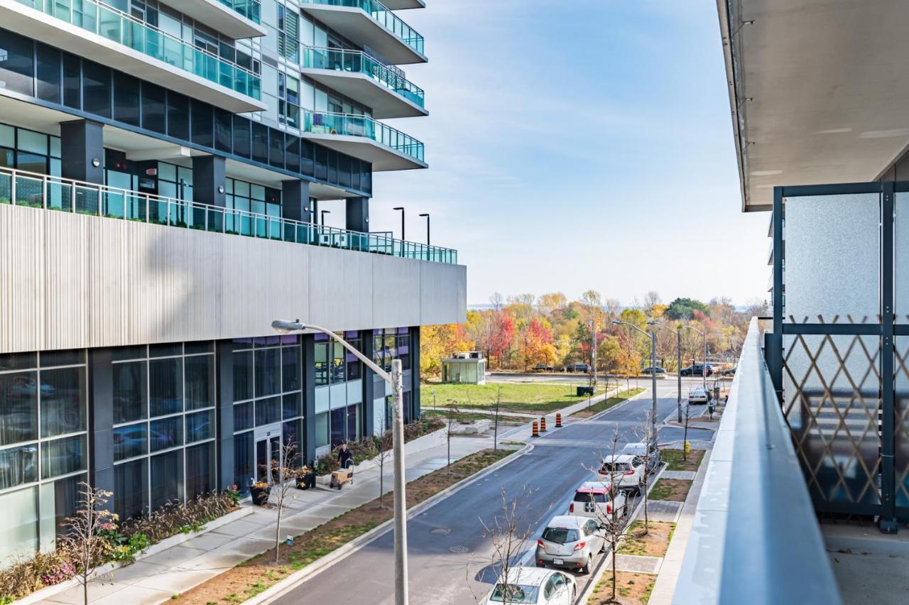 Apartment In Parklawn & Lake Shore With Free Parking Close To Airport Toronto