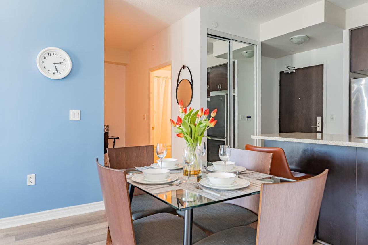 In Parklawn & Lake Shore With Free Parking Close To Airport * Toronto
