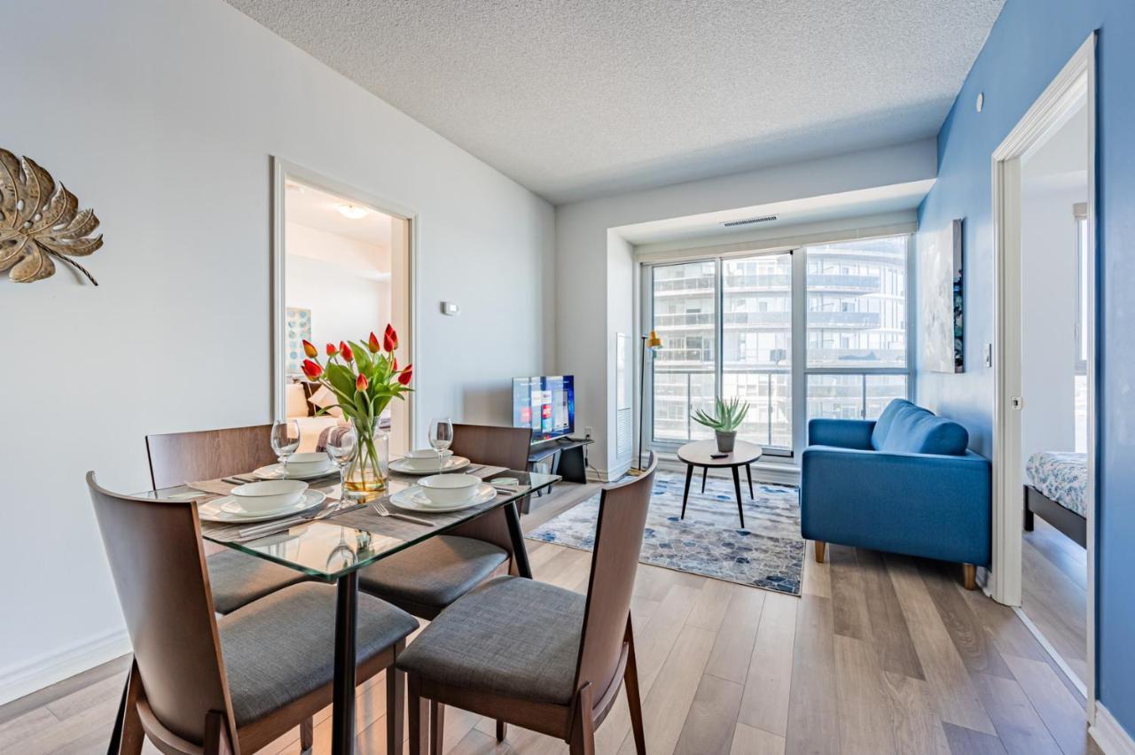 In Parklawn & Lake Shore With Free Parking Close To Airport Apartment