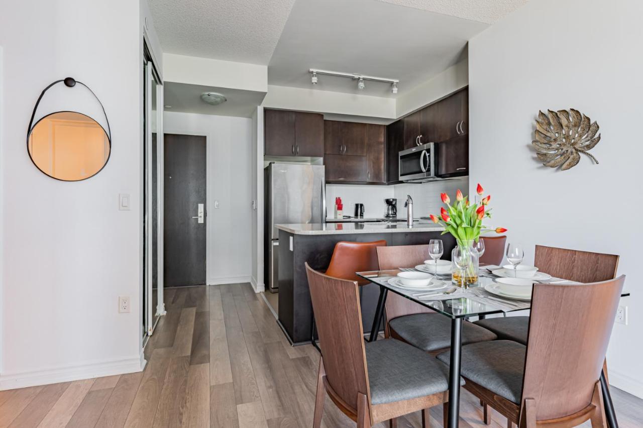 In Parklawn & Lake Shore With Free Parking Close To Airport * Toronto