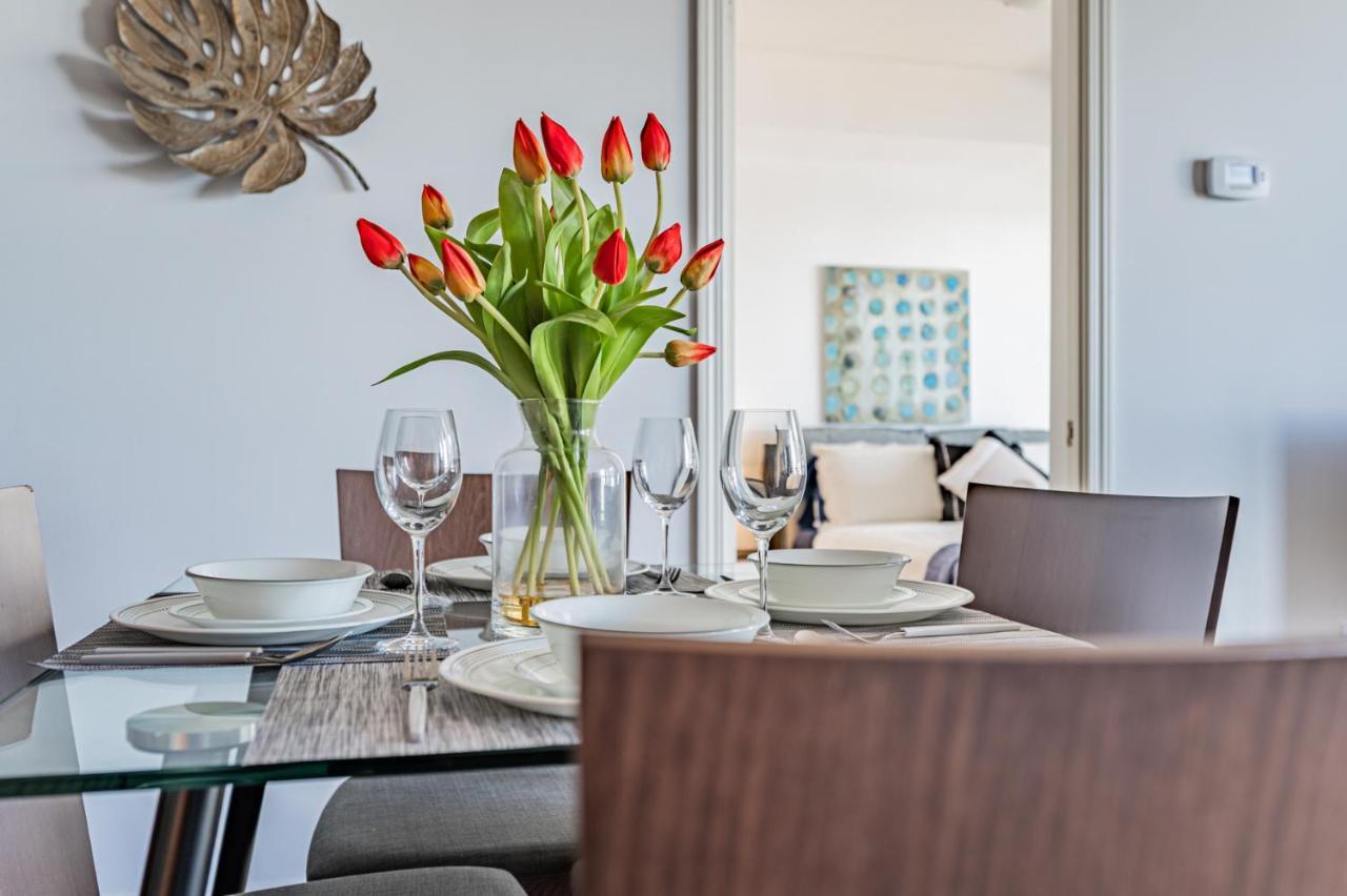 In Parklawn & Lake Shore With Free Parking Close To Airport Toronto