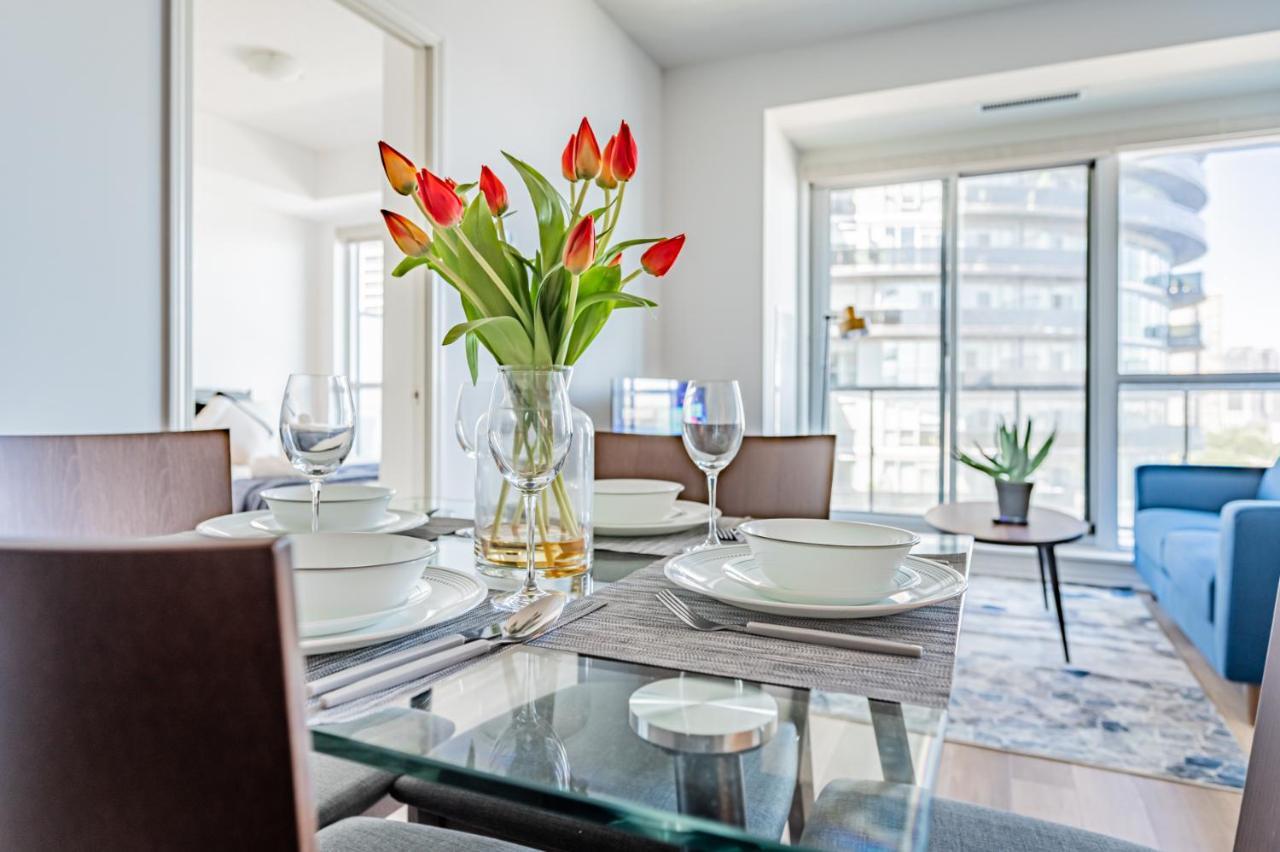 In Parklawn & Lake Shore With Free Parking Close To Airport