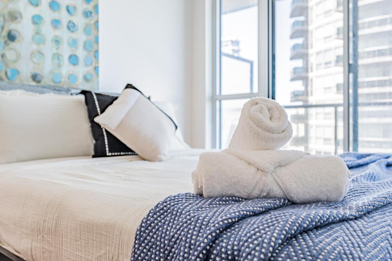 In Parklawn & Lake Shore With Free Parking Close To Airport