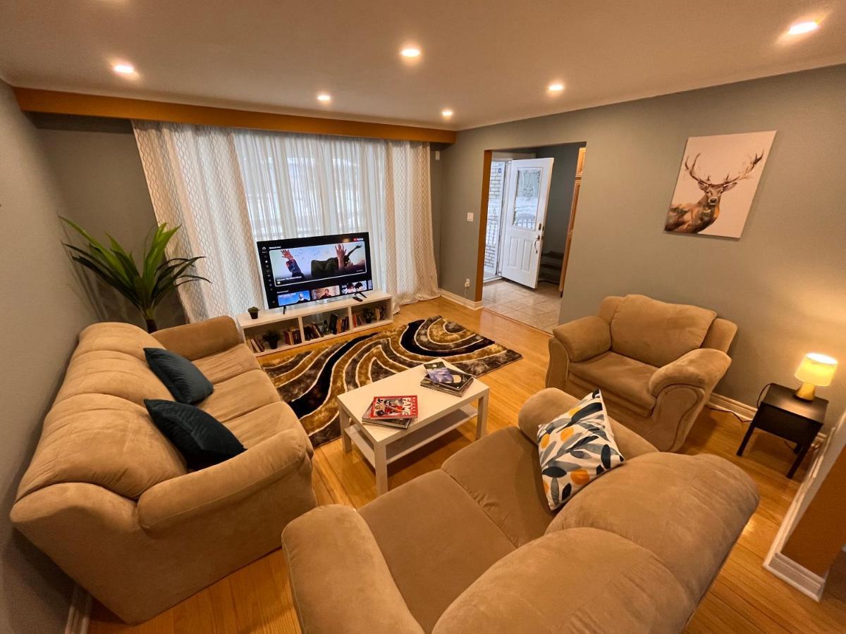 Large Private Close To Finch Homestay