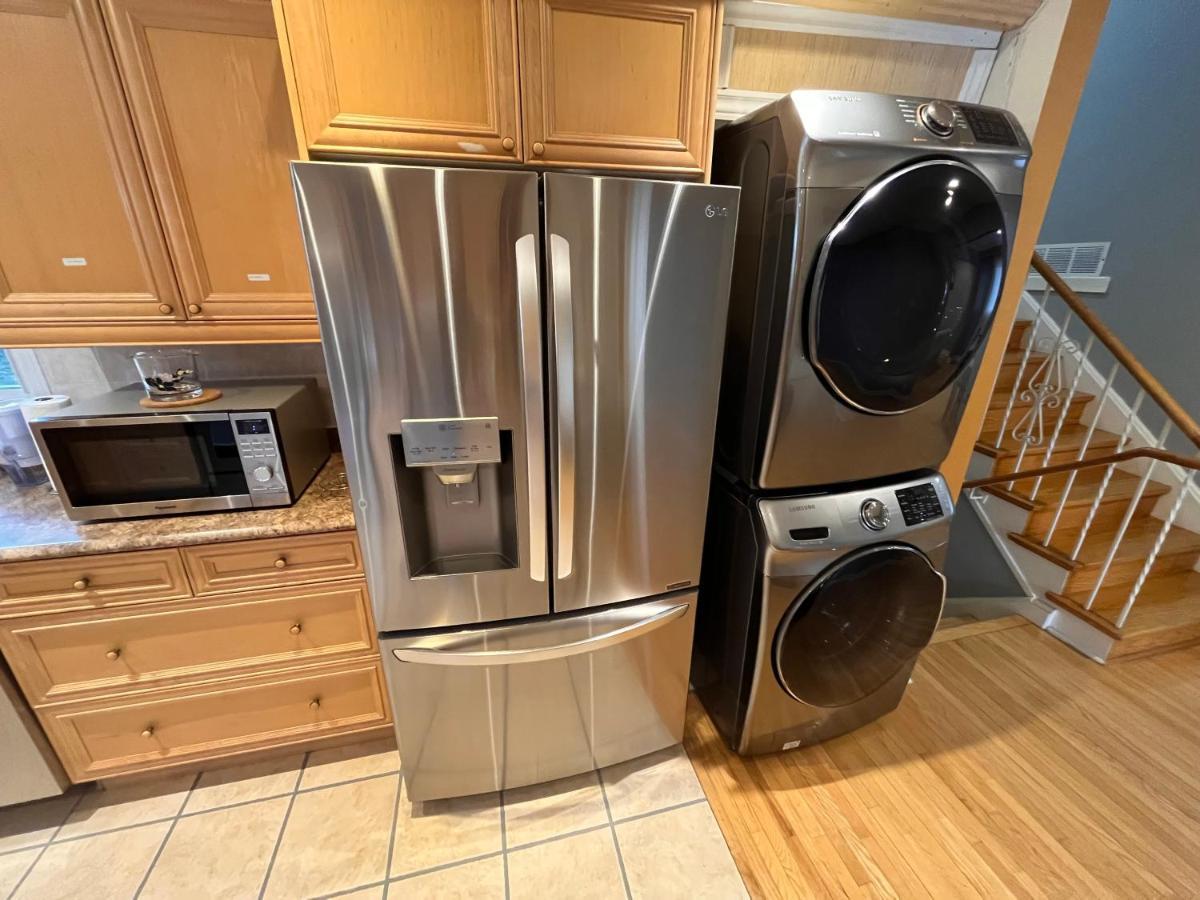 Homestay Large Private Close To Finch Toronto