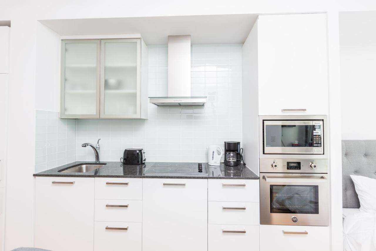 Downtown Condo, Entertainment And Financial District *
