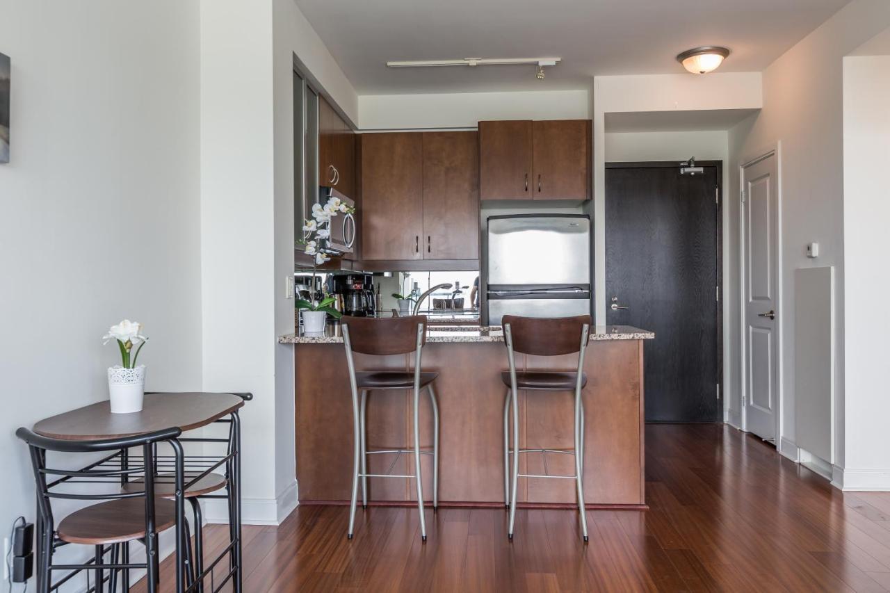 Downtown Condo, Entertainment And Financial District Hotel *