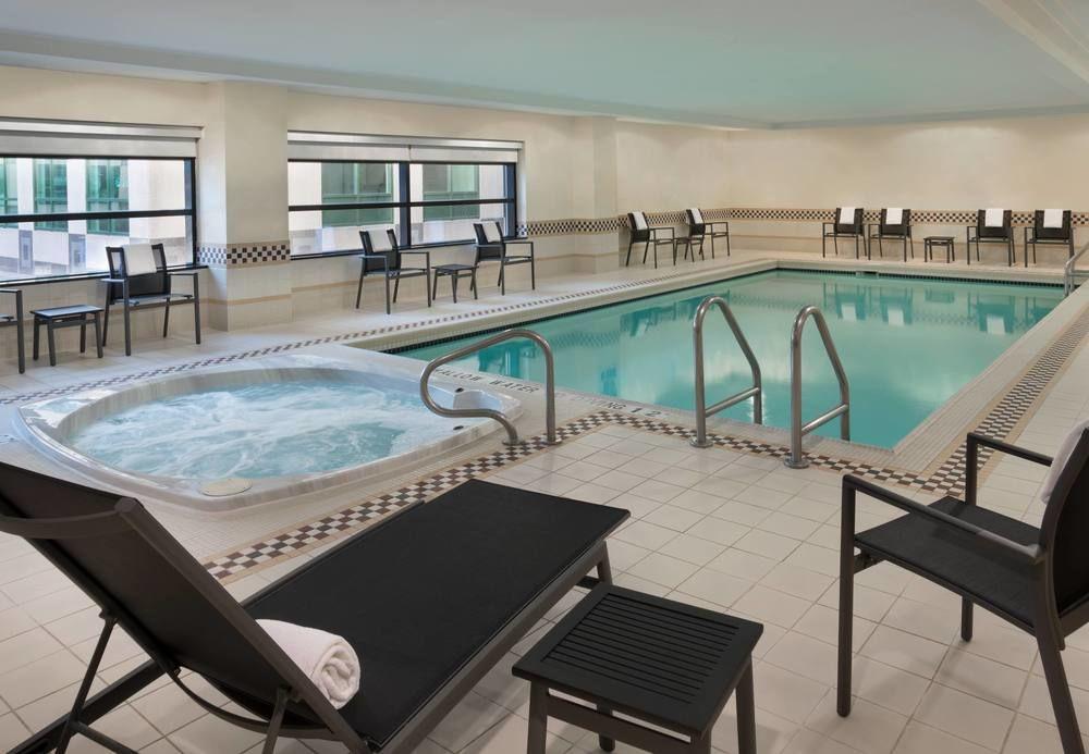 Hotel By Marriott Downtown / Entertainment District Toronto
