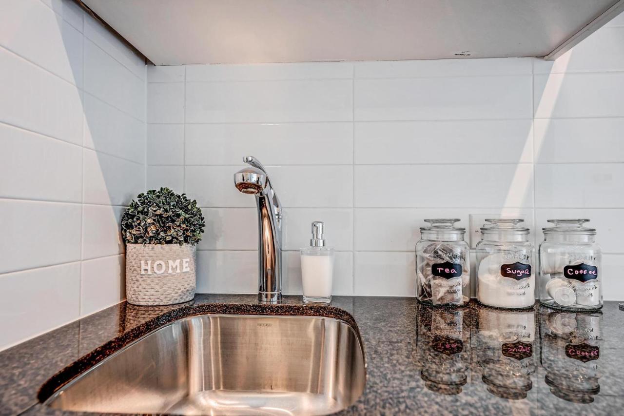 Downtown Close To Cn Tower!! Apartment *