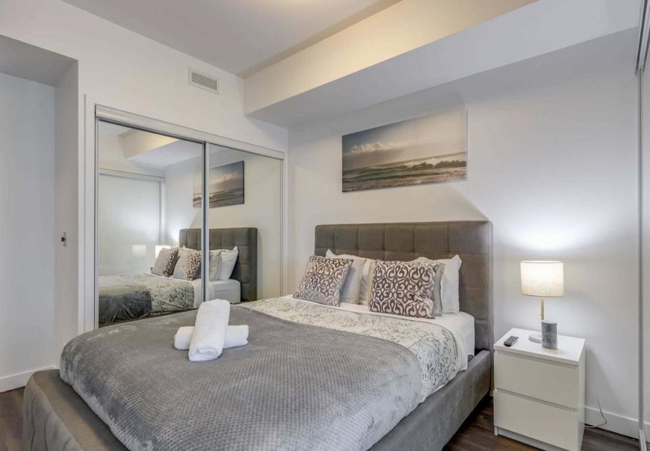 Apartment Downtown Close To Cn Tower!! *