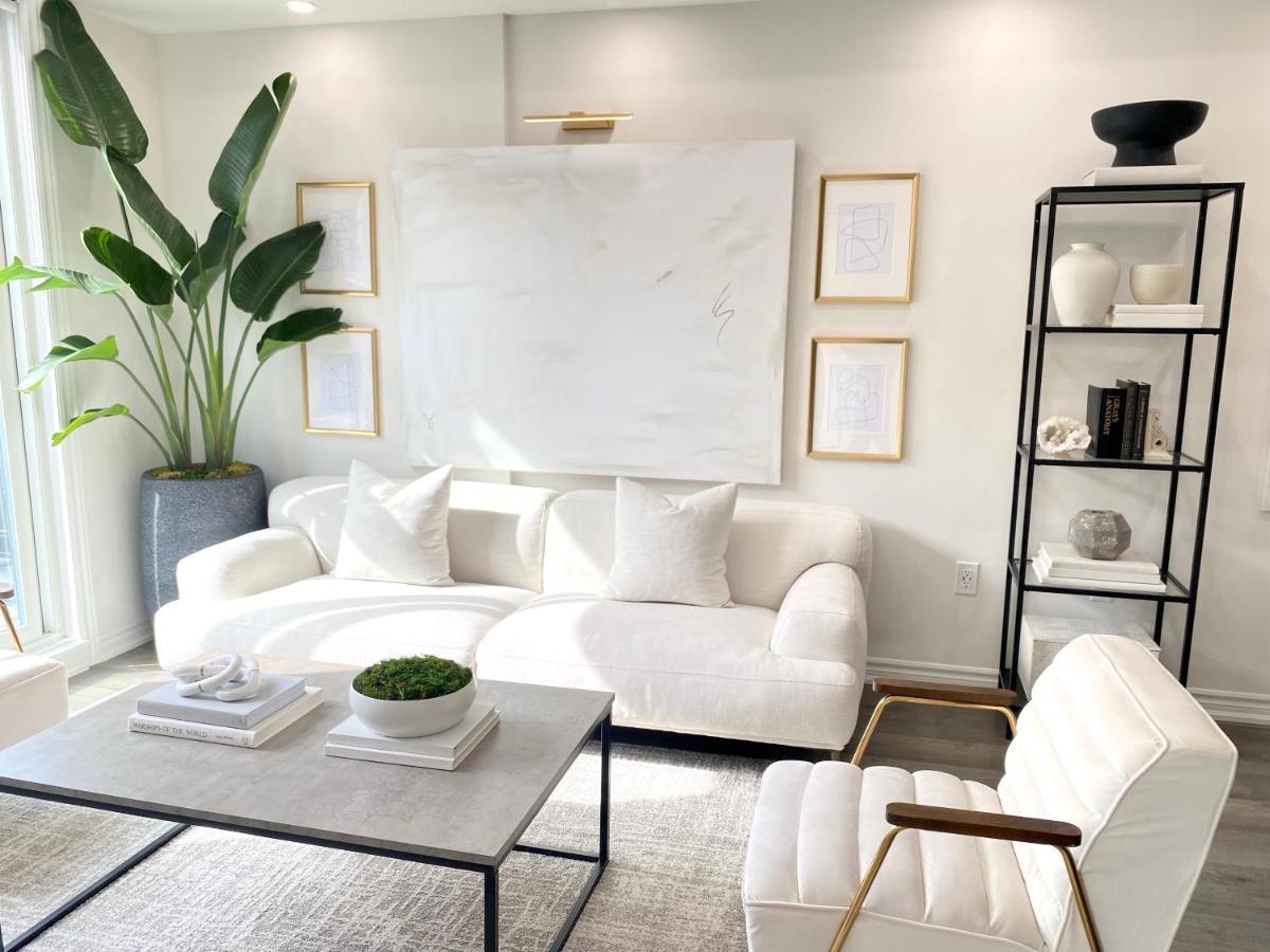 Modern And Bright Luxury Centrally Located In Toronto's Gta Apartment