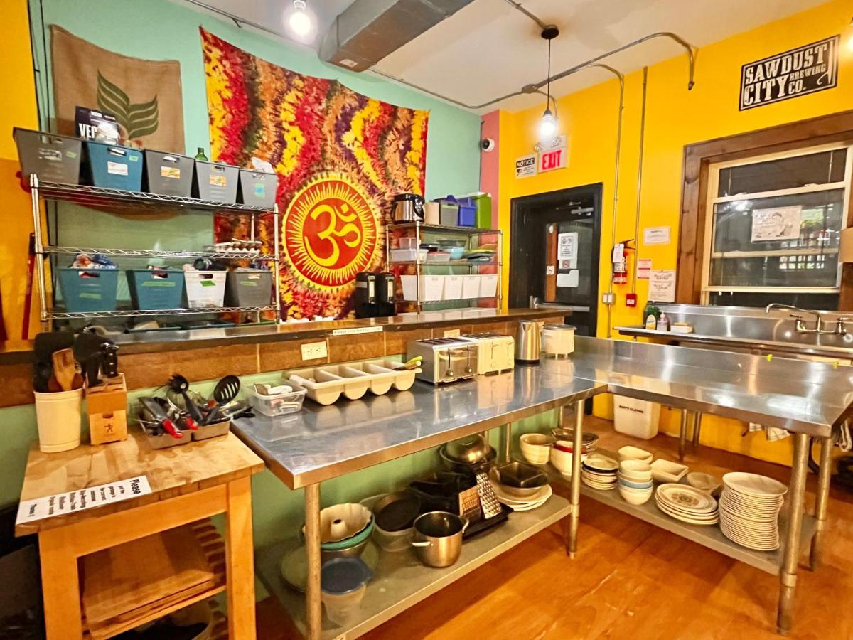 The Only Backpacker's (adults Only) 2* Toronto