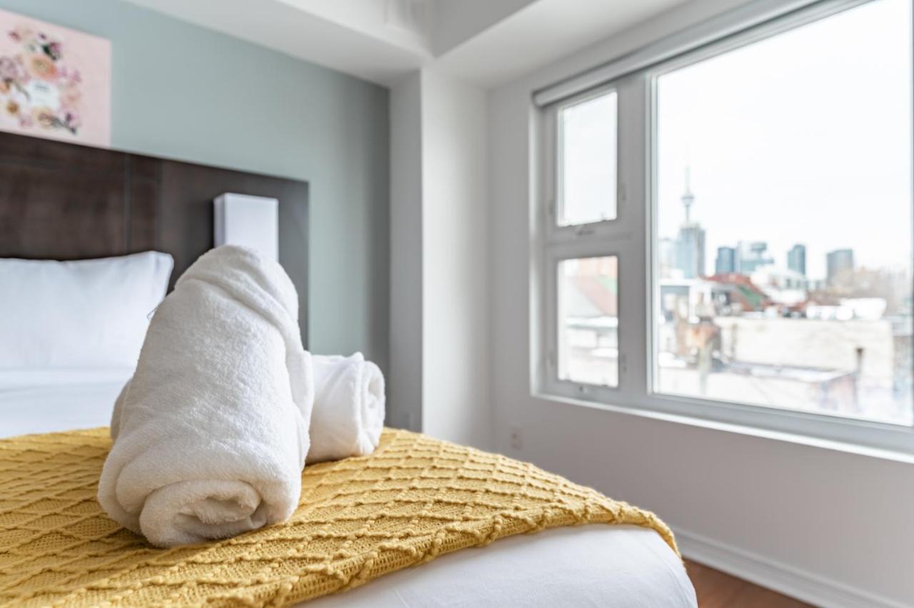 Apartment Downtown Townhomes Toronto