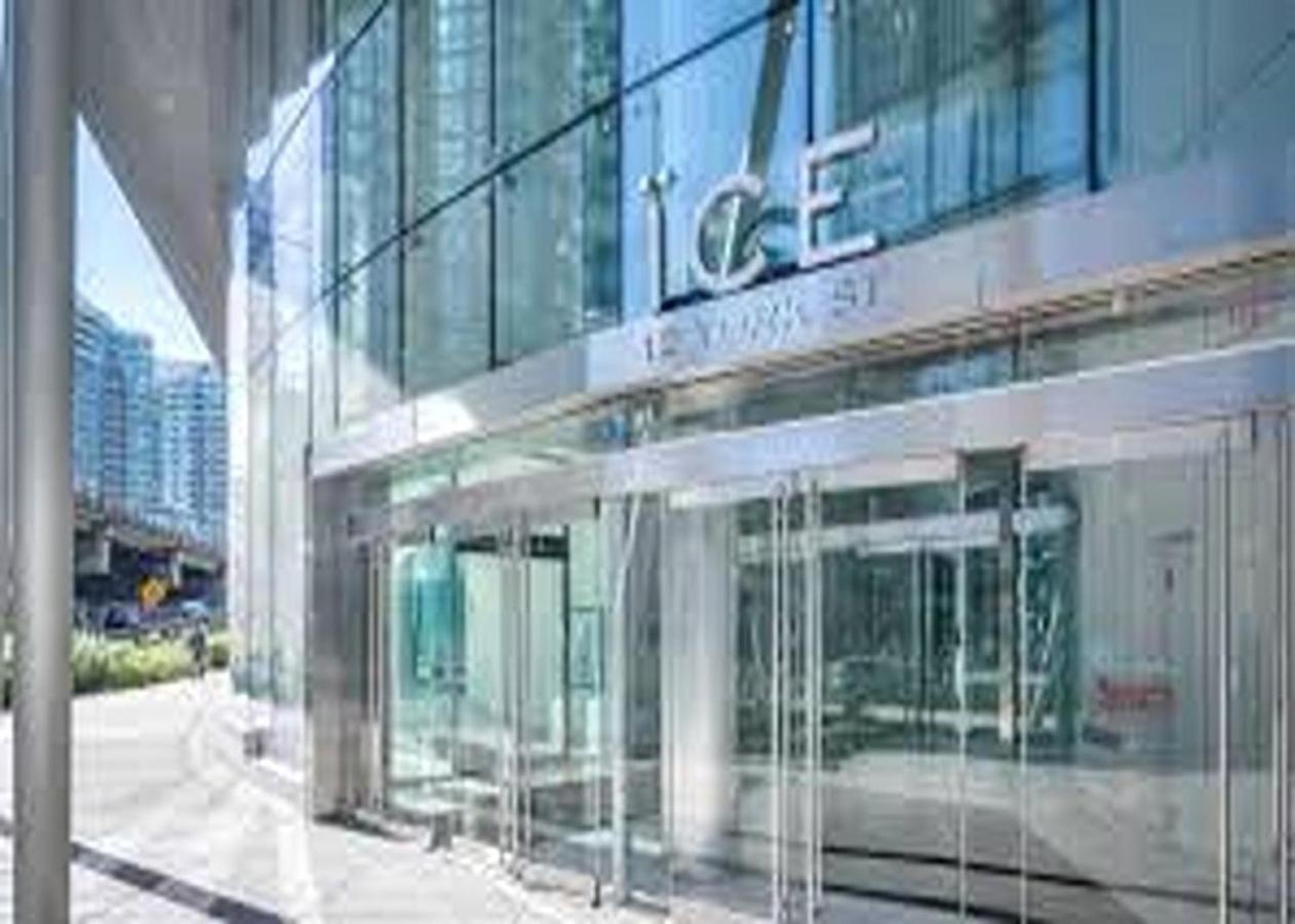 Comfort Opulence Suites Downtown High Floor With Balcony View Toronto