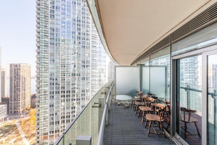 Comfort Opulence Suites Downtown High Floor With Balcony View