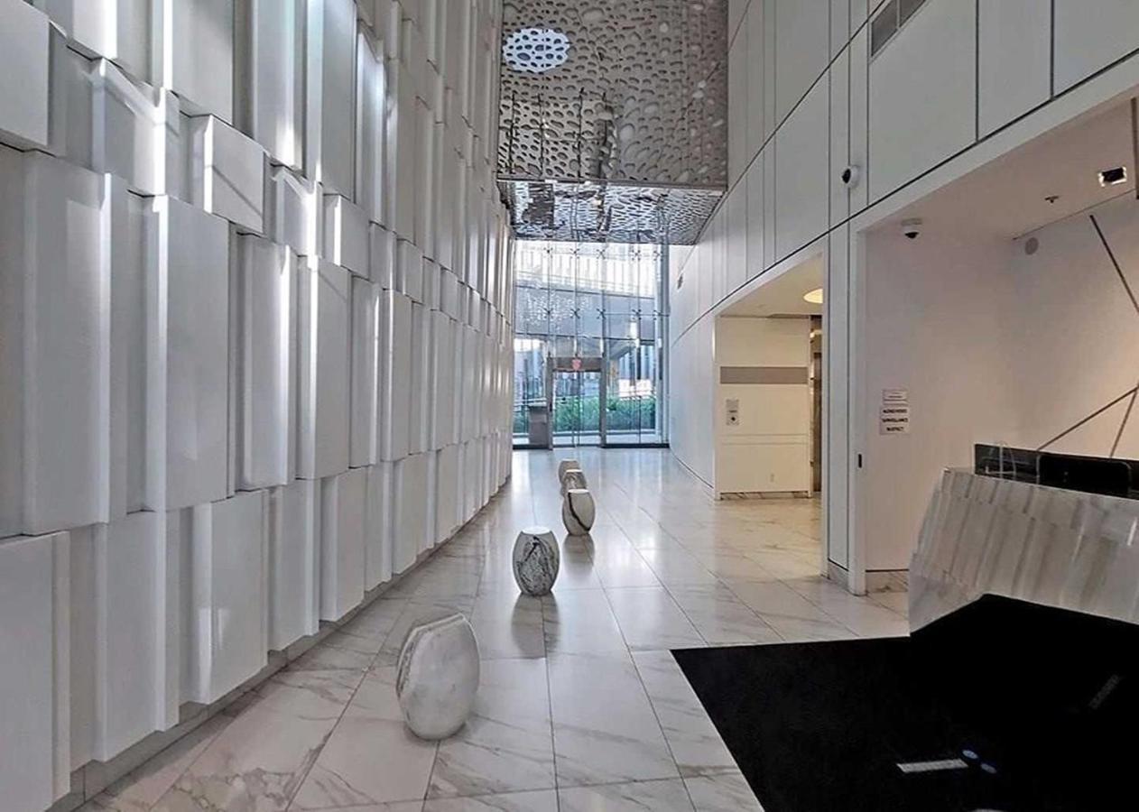 Comfort Opulence Suites Downtown High Floor With Balcony View Toronto